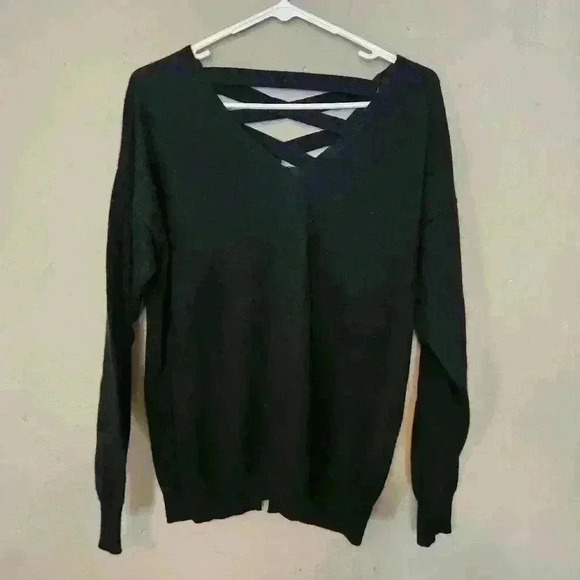 Aqua 100% cashmere sweater braided back V-Neck black size small - Picture 1 of 4